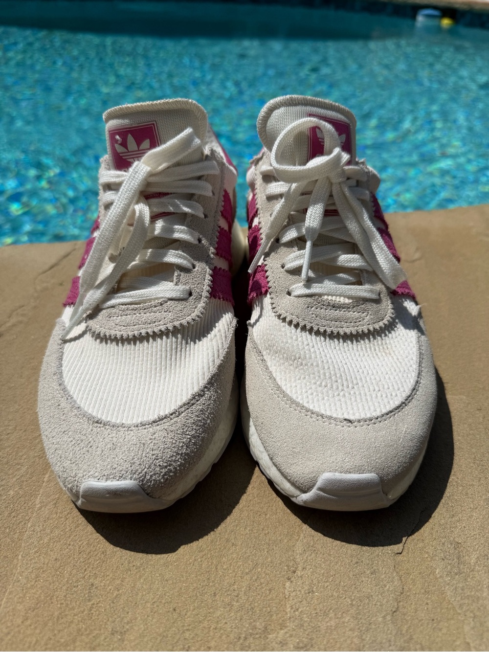 Women’s adidas athletic shoes - Picture 9 of 10